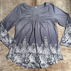 Cute long sleeve top Large